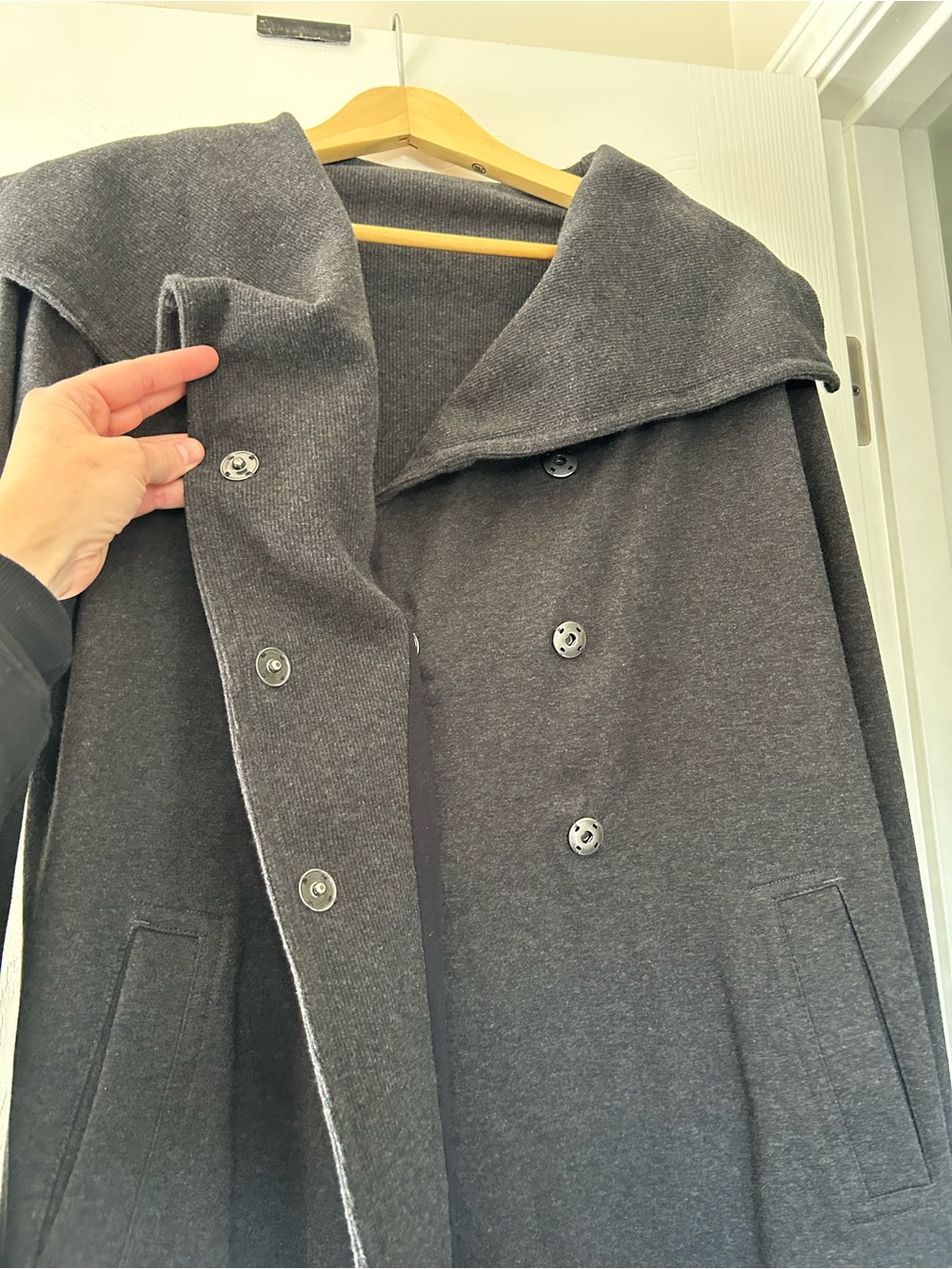 lululemon athletica Gratitude Wrap - Charcoal Grey NWT - Picture 5 of 11